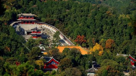 Xiangshan Parkı: İnanılmaz Manzaralar ve Tarihi Açılımlar Sunan Gizli Bir Cennet!