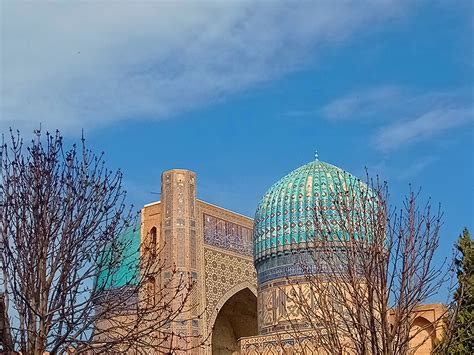 Bibi-Khanym Mosque: Tarihi Güzelliği ve Muhteşem Mimarisinin Sırrı!