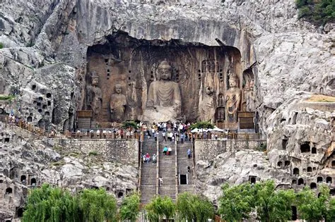 Longmen Grottoes Keşfedilmeyi Bekleyen Bir Tarihi Hazine!